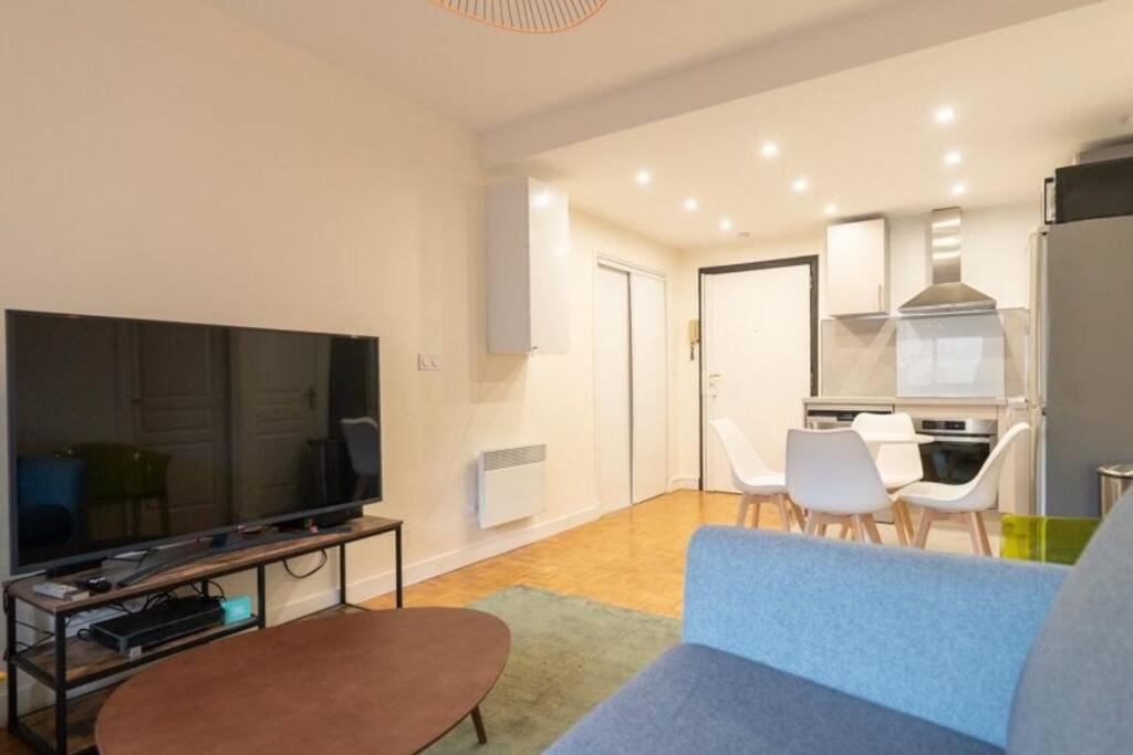 Appartement Coeur 16eme, Standing Et Calme